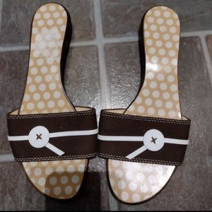 Kate spade flat sandal size 9.5